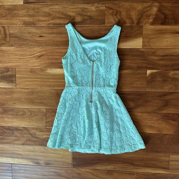 Speechless Mint Green Lace Mini Dress size 5 - Picture 4 of 4